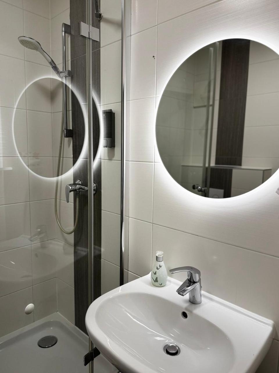 Terrace By Bestchoice - Free Parking - Self Check-In Graz Exterior foto